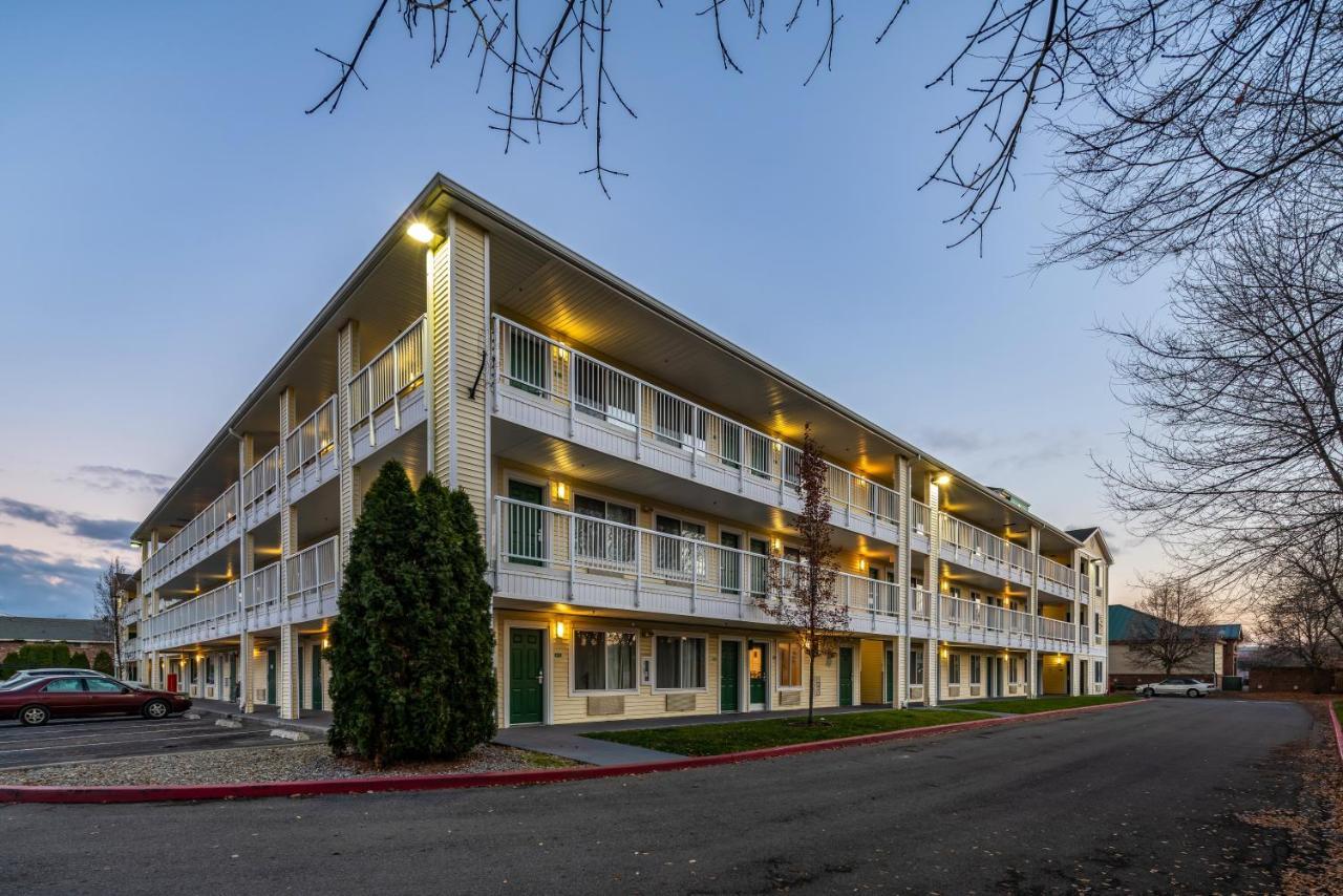 Hometowne Studios By Red Roof Spokane - Valley Spokane Valley Esterno foto